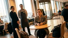 Lyhyt tarina: Oikaisin Kampin läpi, ja tajusin pian etten ollut yksin