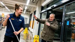 Lyhyt tarina: Asiakas nosti kätensä automaattioven edessä – en ollut siihen valmis