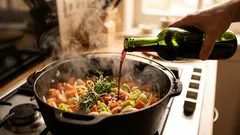 4 ruokaa, jotka tuhoavat valurautapannusi - katso, teetkö virheen