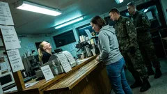 Lyhyt tarina: Sotkun jonossa kuulin jotain, mikä sai minut kääntymään hitaasti