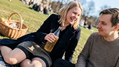 Tositarina: Vappuna laitoin salaa mummokalsarit jalkaan – reaktio yllätti kaikki