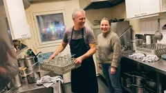 Lyhyt tarina: Ensimmäinen työilta kääntyi oudoksi ennen kuin ehdin sanoa sanaakaan