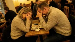 Tositarina: Ensitreffeillä kerroin lapsuuden arvoituksen – ja sain liiankin osuvan vastauksen