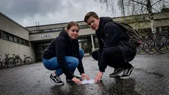 Lyhyt tarina: Palkintoillan jälkeen veljeni tuli kotiin oudosti hiljaa