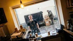 Lyhyt tarina: Hän parkkeerasi kyltin alle – ja minun aamuni muuttui oudoksi näytelmäksi