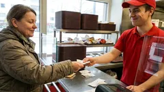 Lyhyt tarina: Vieras sujautti kuitin sekaan lapun, enkä ymmärtänyt miksi