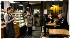 Lyhyt tarina: Ensimmäinen sulkemisvuoro ja pöytä, joka ei tyhjentynyt