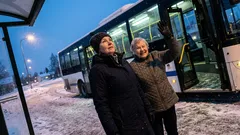 Tositarina: Laihian linja-autoaseman kyltti, joka muutti tavani katsoa lähtöjä