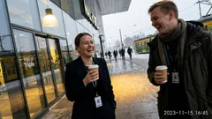 Pikatarina: Yksi kirjain puhelimessa sai minut nielaisemaan naurun kesken iltavuoron