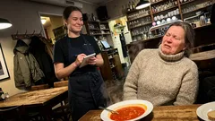 Pikku tarina: Lounas hiljeni, kun asiakas vaati puhelua viranomaiselle