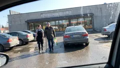 Lyhyt tarina: Hän tilasi aina mukaan ja pyysi minut mukaan ulos