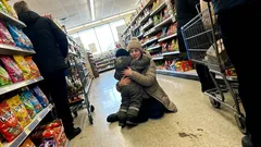 Lyhyt tarina: Prisma oli hiljainen joulun jälkeen, kunnes karkkihyllyltä kuului laulu