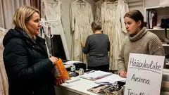 Lyhyt tarina: Juhlapukuliikkeen iltapäivä, joka sai minut katsomaan sormia uudella tavalla