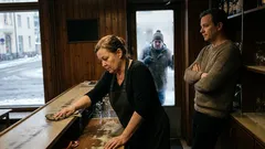 Lyhyt tarina: Suljin baarin ajallaan, mutta yksi pöytä ei suostunut liikkumaan