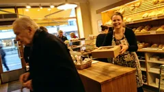 Lyhyt kertomus: Kun vitriiniin jäi vain yksi herkku, kuulin lauseen joka jäi