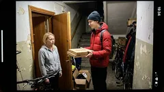 Lyhyt tarina: Koputin väärälle ovelle, ja koko rappukäytävä muuttui hiljaiseksi