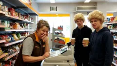 Lyhyt tarina: Kun kassalla vaadittiin esihenkilöä, huomasin heti ettei ilta ollut tavallinen