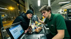 Tarina: Iltavuoro Prismassa, yksi puhelu ja tunne, että katosin