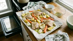 Miten korvata pergamenttipaperi: parhaat vaihtoehdot leivontaan ja uuniin