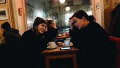 Lyhyt tarina: Hän väitti tuntevansa pomoni – ja kassalla alkoi outo peli