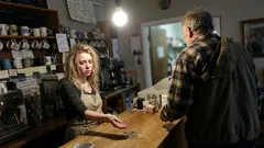 Pikkutarina: Kun kahvilan ovi kilahti, tiesin että joku aikoo rikkoa sääntöjä