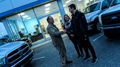 Lyhyt tarina: Menin autoliikkeeseen työhaalarissa – ja yksi lause muutti kaiken