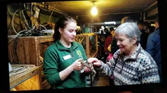 Lyhyt tarina: Mummo pysähtyi käärmeen kohdalla – sitten hän kuiskasi jotain