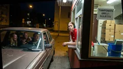 Lyhyt tarina: Suljettu kaista, mutta joku silti tilasi—ja sitten tapahtui jotain outoa