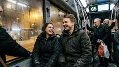 Lyhyt tarina: Illallisella poikaystävän vanhempien luona lipsautin vitsin, jota kukaan ei odottanut