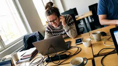 Lyhyt tarina: Ilta asiakastuessa, ja yksi kysymys sai minut nielaisemaan naurun