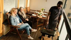 Lyhyt tarina: Jäin juhannukseksi kaupunkiin — sitten rapusta kuului koputus