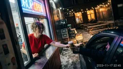 Lyhyt tarina: Kun luukulta kuului se sama vitsi, vastasin tällä kertaa toisin