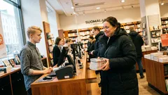 Lyhyt tarina: Kampin kirjakaupassa yksi lause sai tuntemattoman täysin tolaltaan