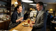 Lyhyt tarina: Yksi kirjain tiskillä muutti tavallisen iltavuoron ihan toiseksi