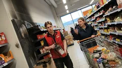 Lyhyt tarina: Seisoin palosammutin kädessä – ja asiakas vaati silti palvelua