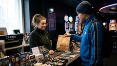 Lyhyt tarina: Yövuoro kasinolla ja paperipussin tuoksu, jota en unohda