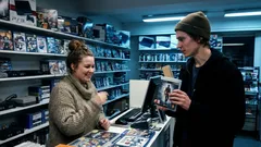 Tarina: Henkkarit aiheuttivat kohtauksen, ja sen jälkeen jouduin soittamaan yhden puhelun