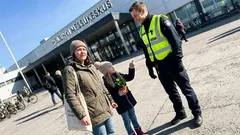 Lyhyt tarina: Turvamies kuiskasi oudon varoituksen – ja sitten hän käänsi selkänsä