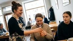 Lyhyt tarina: Asiakas väitti näkevänsä jotain limussaan – ja ravintola hiljeni