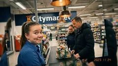 Lyhyt tarina: Yksi tuoksu kassajonossa, ja ilta kääntyi aivan toiseen suuntaan