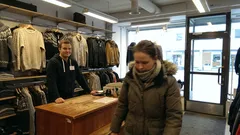 Lyhyt tarina: Asiakas kiirehti ulos sovituskopilta – ja lapsi sanoi sen ääneen