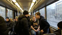 Tarina: Hakaniemen pysäkillä tein jotain, mitä en yleensä koskaan tekisi