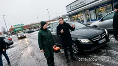 Tositarina: Mies lukitsi avaimensa uuteen Mersuun – ja vaati minua korjaamaan kaiken