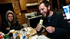 Lyhyt tarina: Yhdellä mökkiaamiaisella vanha nettivitsi lakkasi olemasta pelkkä läppä