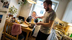 Lyhyt tarina: Sinisen liivin vuoksi hän pysähtyi — ja minäkin pysähdyin