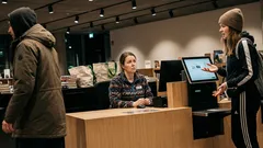 Lyhyt tarina: Eräs asiakas kysyi apua – ja koko sali hiljeni