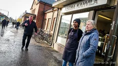 Tarina: Ensimmäinen vuoroni Tampereen kahvilassa – ja ovi aukesi väärälle ihmiselle