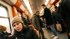 Lyhyt tarina: Metrossa kuulin sijoitustarjouksen, joka sai koko vaunun pidättämään hengitystään