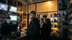 Pieni tarina: Itiksen pelikaupan jonossa kuulin lauseen, joka hiljensi kaikki