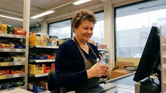 Lyhyt tarina: Väsynyt kassailta Turussa sai odottamattoman käänteen yhdestä kysymyksestä